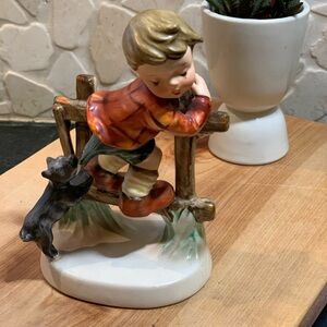 NAPCO | Pant-ing Ceramic Figurine